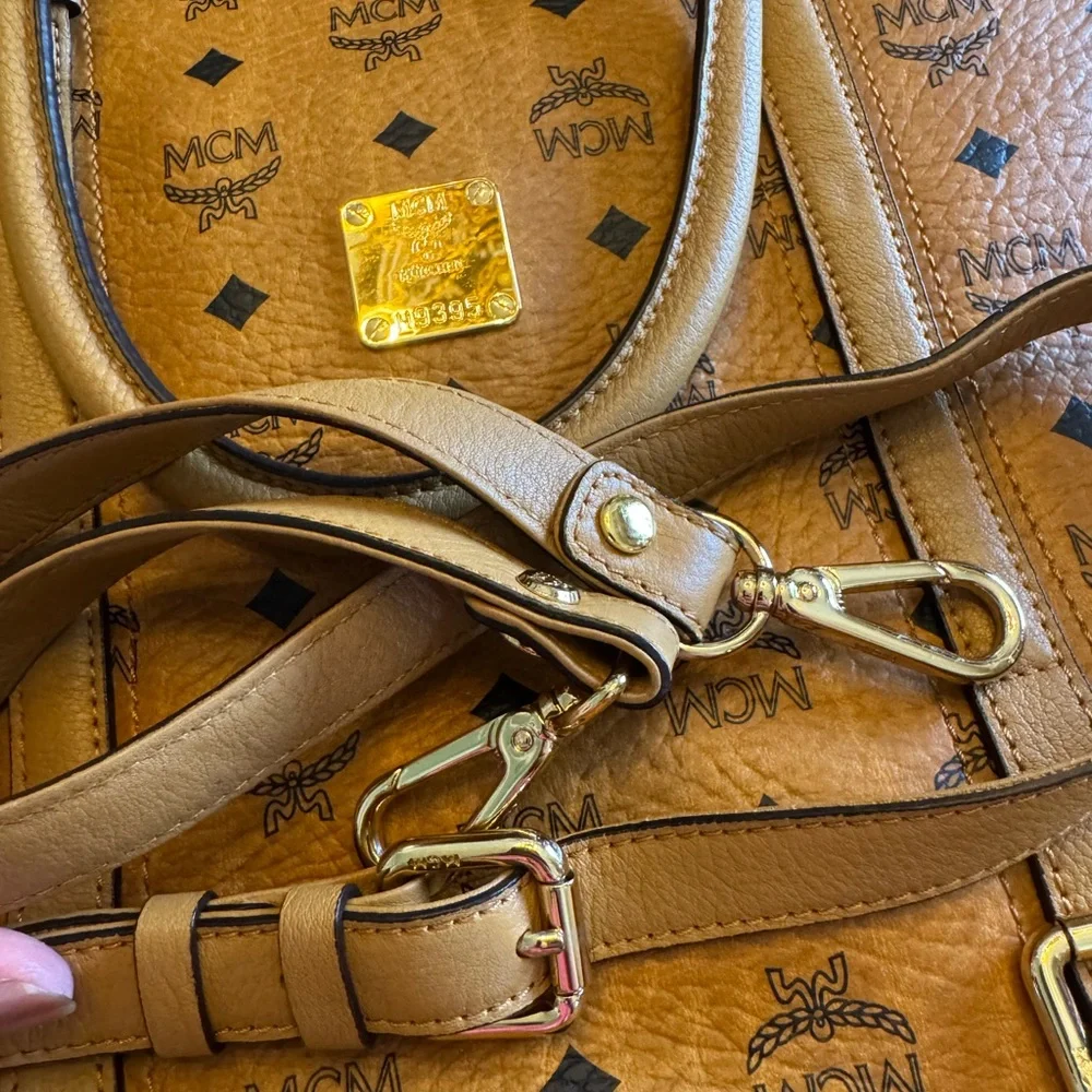💯 Guaranteed Authentic MCM Cognac Visetos Laptop Bag with strap🥀🥀PRICE IS FIRM🥀🥀